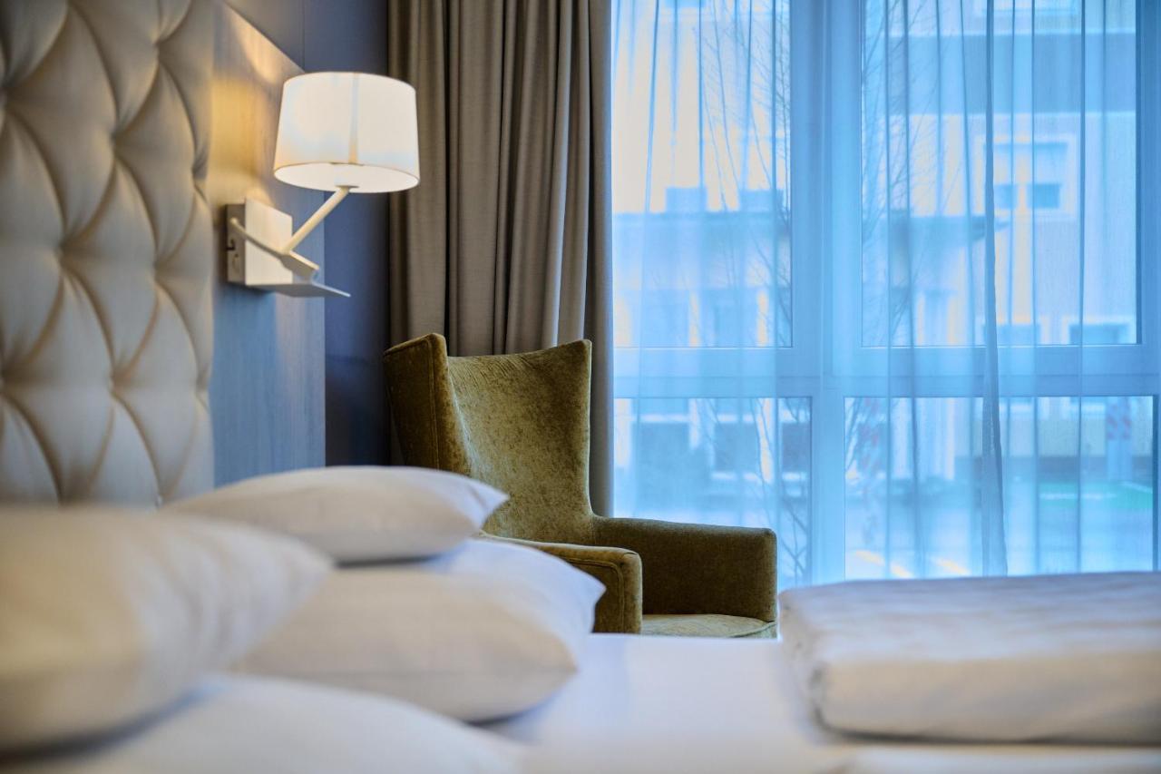 Hotel Am See Neutraubling Εξωτερικό φωτογραφία