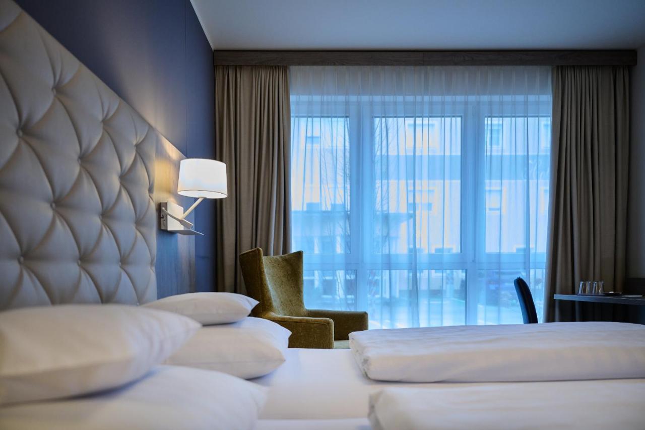 Hotel Am See Neutraubling Εξωτερικό φωτογραφία