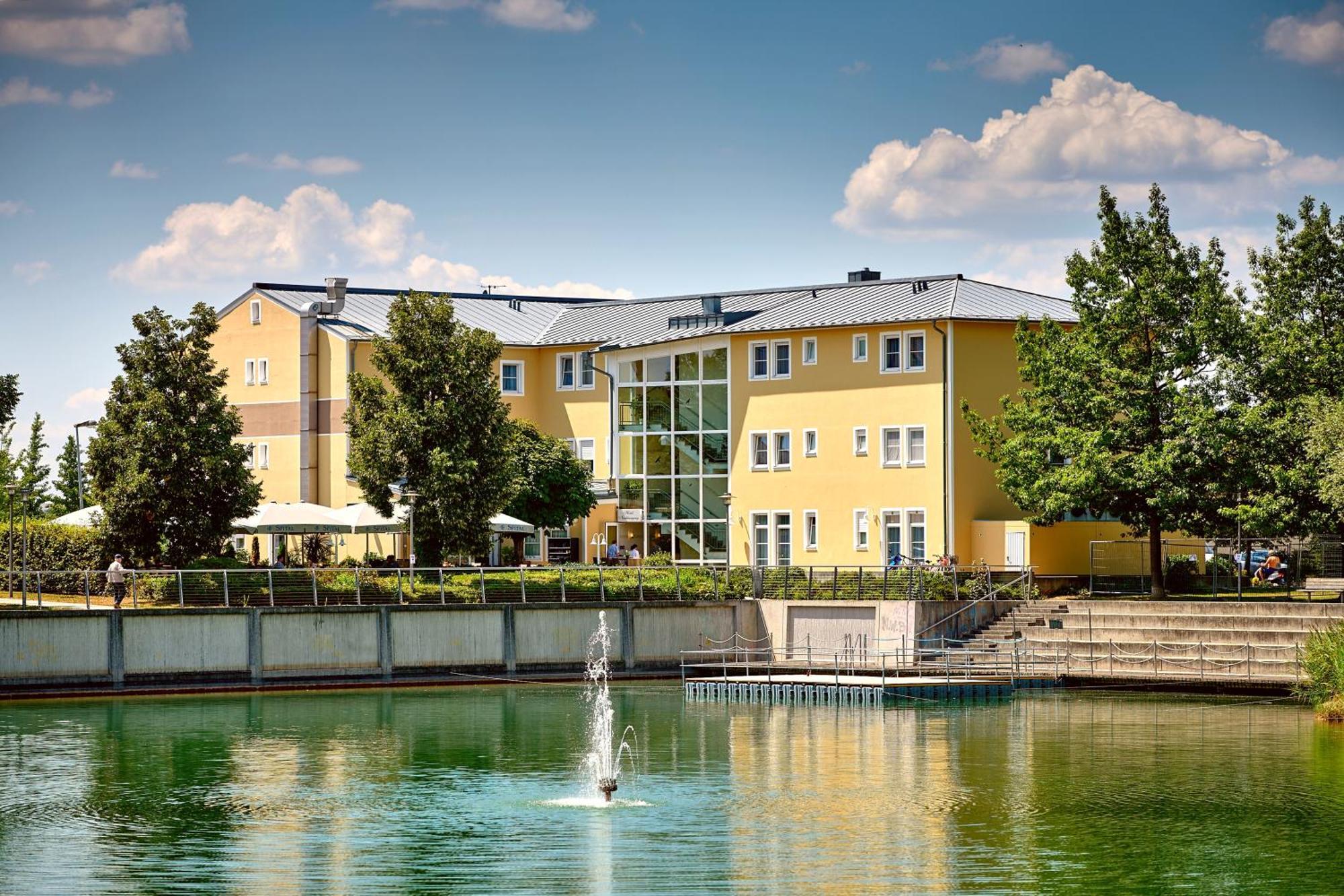 Hotel Am See Neutraubling Εξωτερικό φωτογραφία