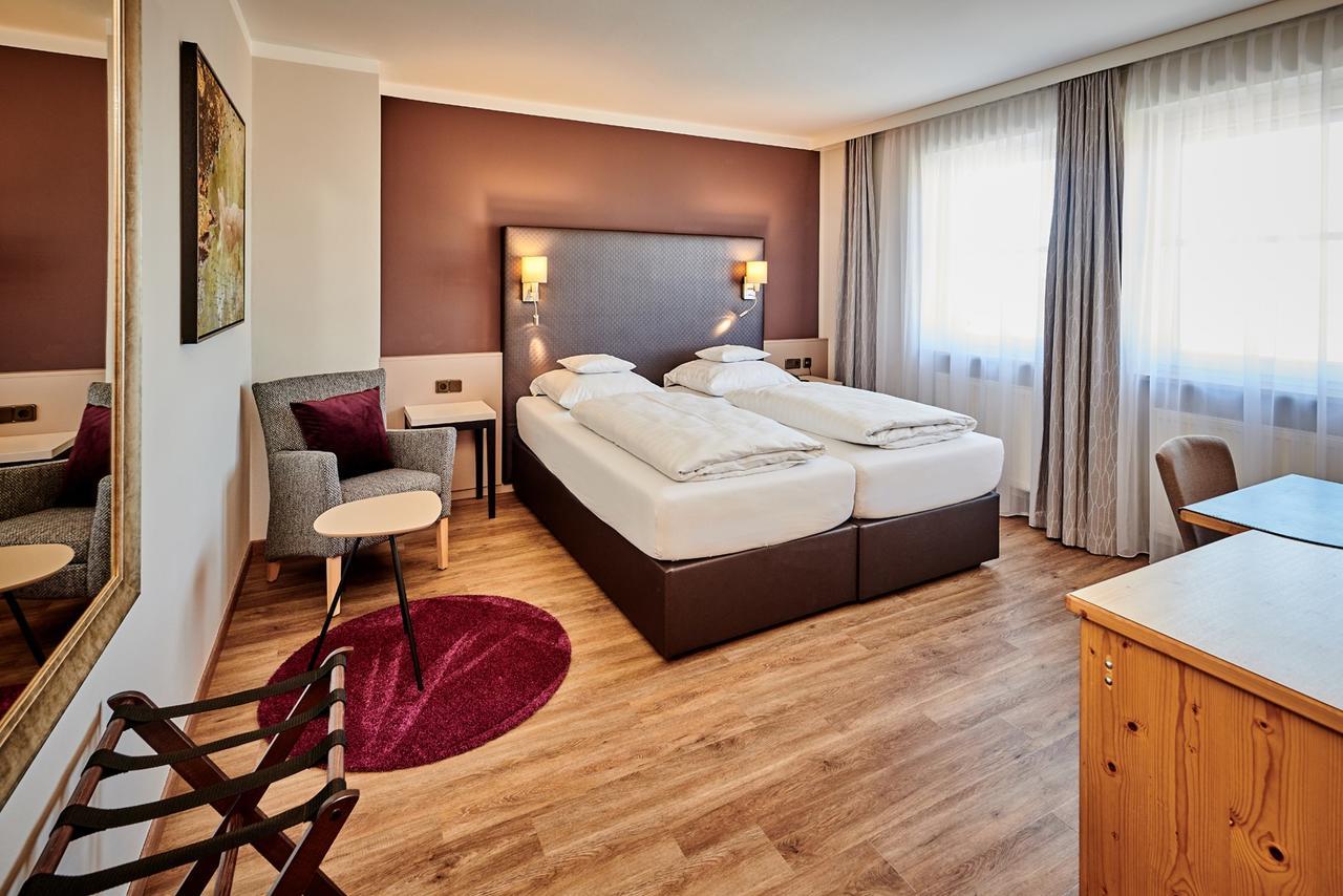 Hotel Am See Neutraubling Εξωτερικό φωτογραφία