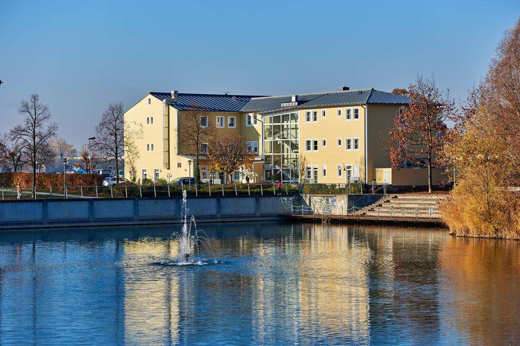 Hotel Am See Neutraubling Εξωτερικό φωτογραφία